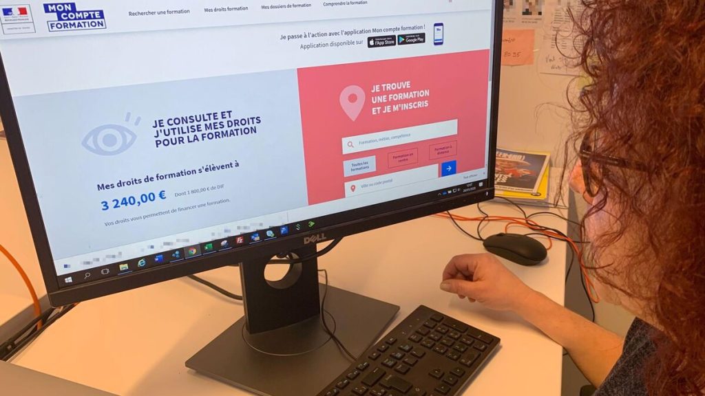 Compte personnel de formation : une participation forfaitaire des salariés « mise en place » en 2024, annonce Cazenave