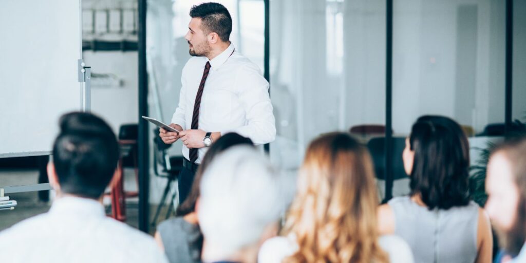 Formation continue ou initiale : différences et avantages